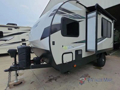 2022 Starcraft Super Lite Maxx — rear three-quarter view