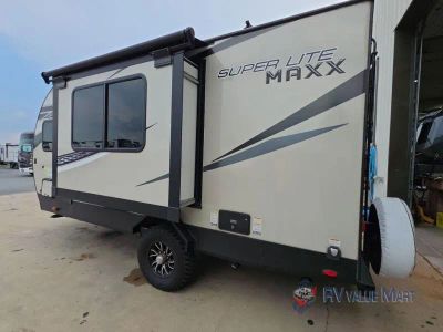 2022 Starcraft Super Lite Maxx — interior view