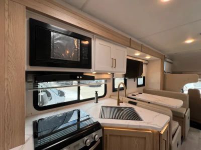 2027 Thor Motor Coach CHATEAU — photo 10 view
