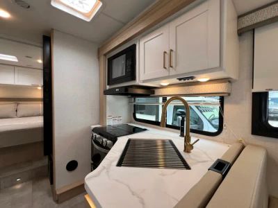 2027 Thor Motor Coach CHATEAU — photo 9 view