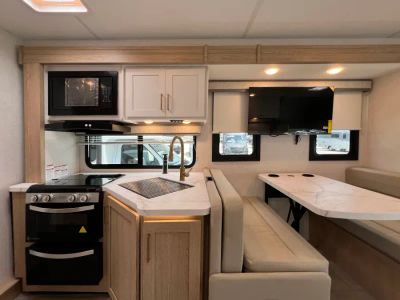 2027 Thor Motor Coach CHATEAU — photo 8 view