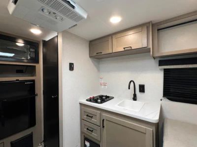 2026 Jayco PROWLER LYNX - Photo 4