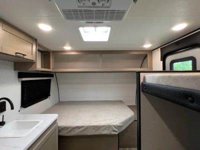 2026 Jayco PROWLER LYNX - Photo 2
