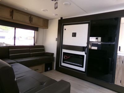 2025 Forest River RV Cherokee Grey Wolf - Photo 26