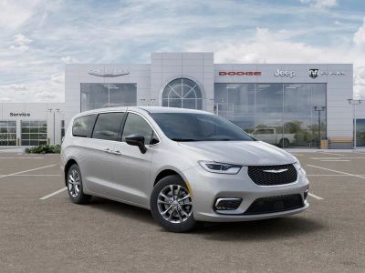 2026 Chrysler Pacifica — detail view