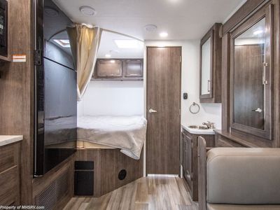 2026 Entegra Coach Odyssey SE — photo 11 view