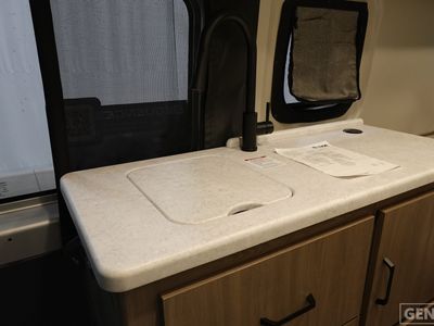 2026 Thor Motor Coach Sequence Sport — photo 7 view