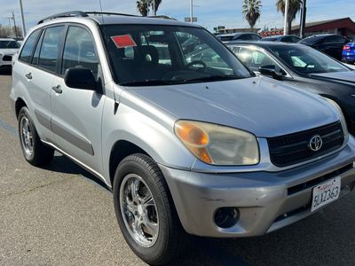 2005 Toyota RAV4 — rear three-quarter view