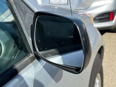 2005 Toyota RAV4 — photo 11 view
