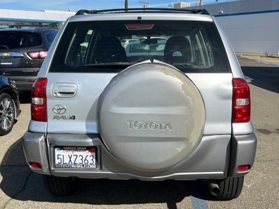 2005 Toyota RAV4 — detail view