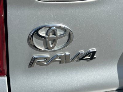 2005 Toyota RAV4 — photo 7 view