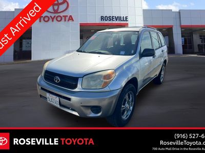 2005 Toyota RAV4 — front three-quarter view