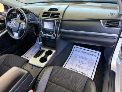 2014 Toyota Camry — photo 14 view