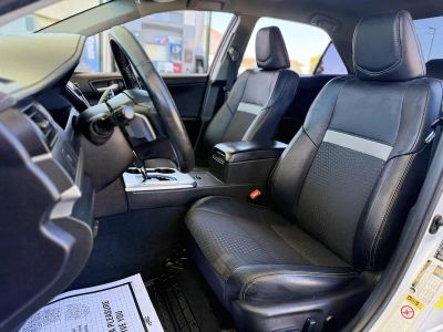 2014 Toyota Camry — photo 11 view