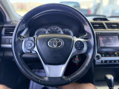 2014 Toyota Camry — photo 17 view