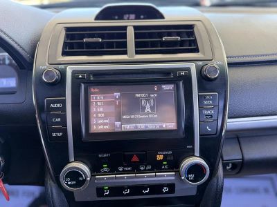2014 Toyota Camry — photo 18 view