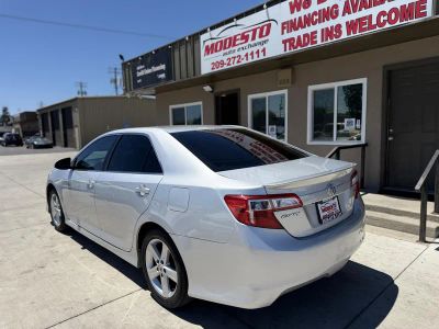 2014 Toyota Camry — detail view