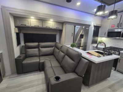 2026 Grand Design Momentum M-Class - Photo 8