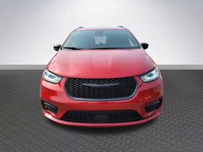 2025 Chrysler Pacifica - Photo 2