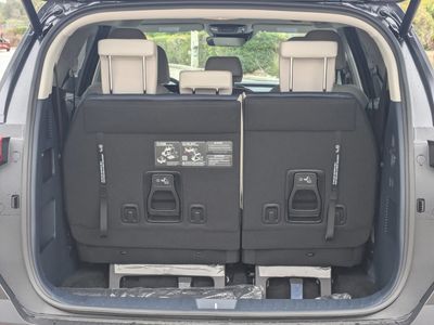 2026 Kia Carnival Hybrid — photo 13 view