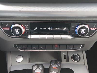 2025 Audi Q5 — photo 18 view