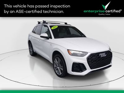 2025 Audi Q5 S line Premium 45 TFSI quattro — front three-quarter view