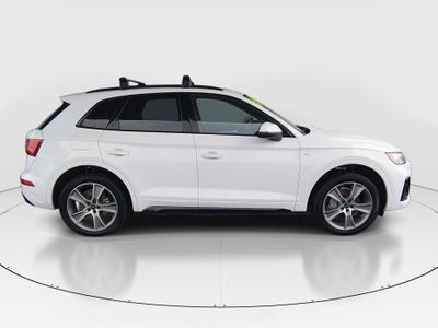2025 Audi Q5 — photo 8 view