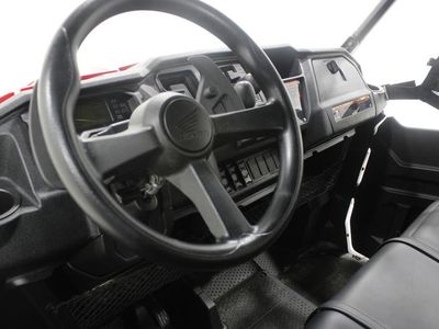 2025 Honda Pioneer 1000-6 Deluxe Crew — photo 10 view