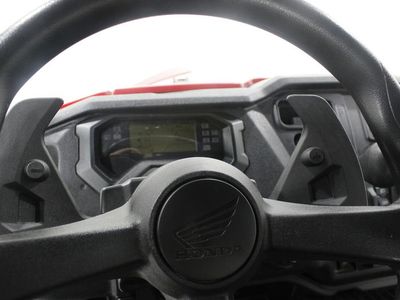 2025 Honda Pioneer 1000-6 Deluxe Crew — photo 12 view
