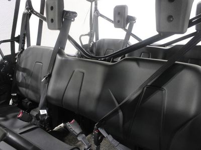 2025 Honda Pioneer 1000-6 Deluxe Crew — photo 8 view