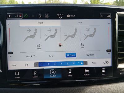 2023 Chrysler Pacifica — photo 17 view