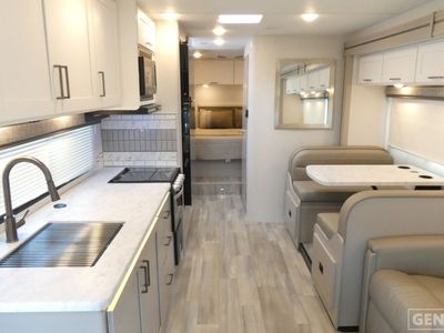 2026 Thor Motor Coach Pasadena SE - Photo 5