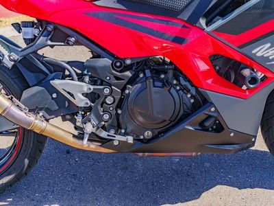2025 Kawasaki Ninja 500 ABS Passion Red/Metallic Flat Spark Black - Photo 11