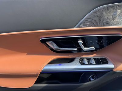2026 Mercedes-Benz SL — photo 17 view