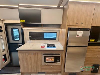 2025 Tiffin Motorhomes Wayfarer - Photo 11