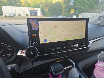 2025 Toyota Sienna — detail view