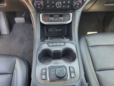 2022 GMC Acadia — photo 15 view