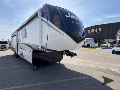 2026 Jayco Pinnacle — front three-quarter view