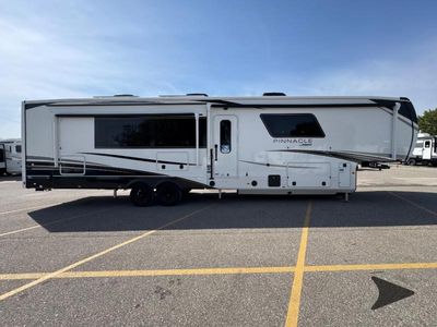 2026 Jayco Pinnacle — photo 7 view
