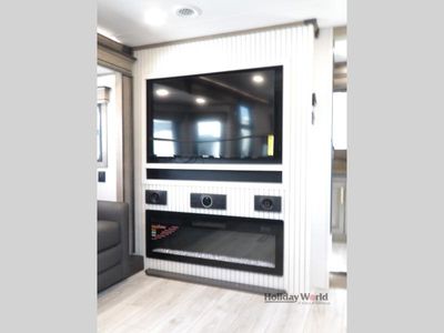 2025 Keystone Montana - Photo 11