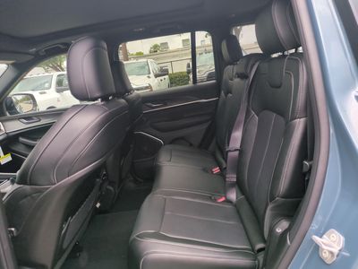 2026 Jeep Grand Cherokee - Photo 15