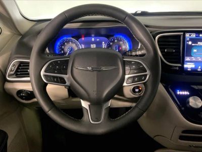 2024 Chrysler Pacifica — detail view