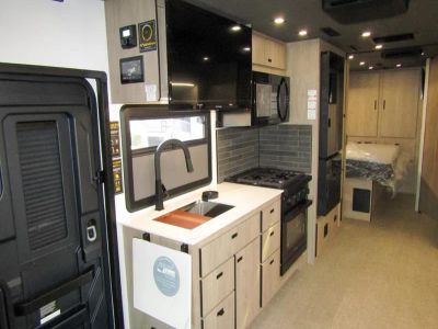 2026 Grand Design LINEAGE SERIES F - Photo 10