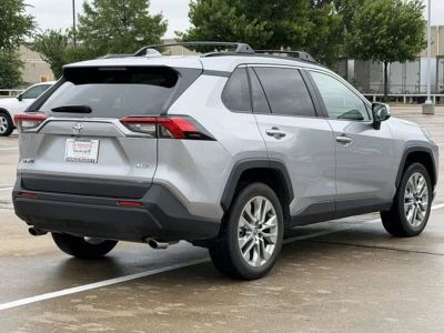 2021 Toyota RAV4 - Photo 4
