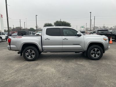 2018 Toyota Tacoma - Photo 4