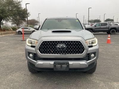 2018 Toyota Tacoma - Photo 2
