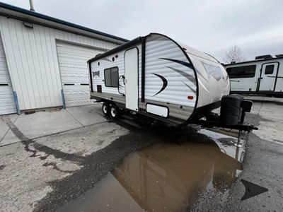 2017 Forest River RV Wildwood X-Lite — detail view