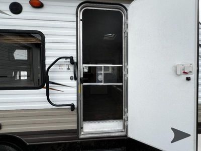 2017 Forest River RV Wildwood X-Lite — photo 13 view