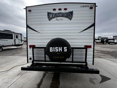 2017 Forest River RV Wildwood X-Lite — photo 8 view