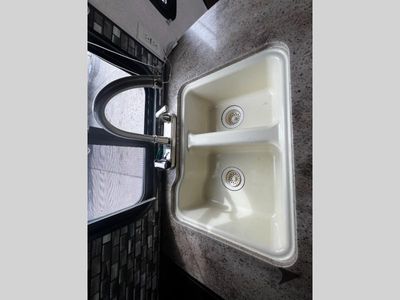 2017 Forest River RV Wildwood X-Lite — photo 19 view